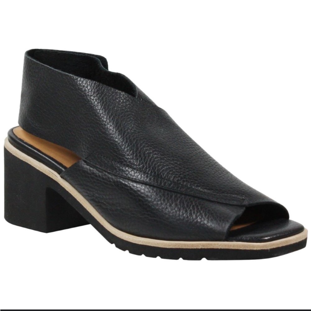 Black Leather Open-Toe Block Heel Sandals nwot